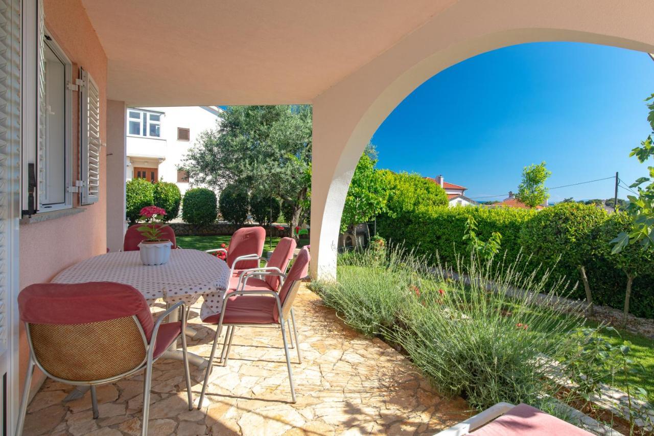Apartment Lavanda With Beautiful Garden クルク エクステリア 写真